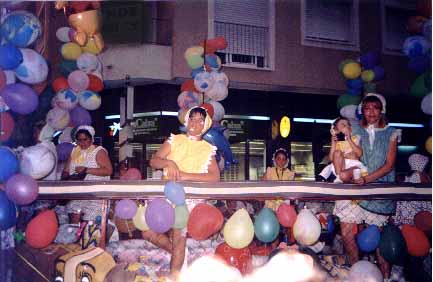 UNA CARROZA DEL DESFILE DE 1998